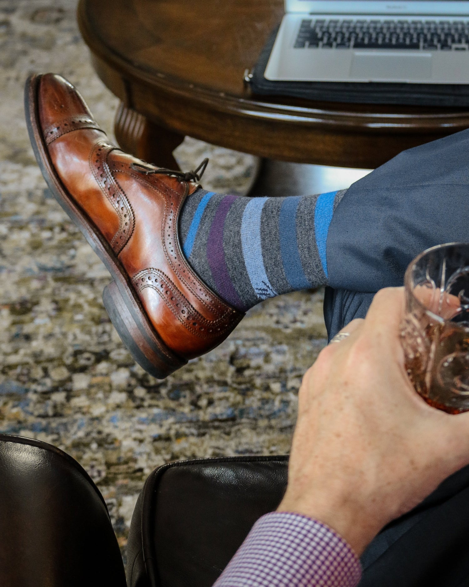 The Balance Between Comfort and Structure in Modern Dress Socks