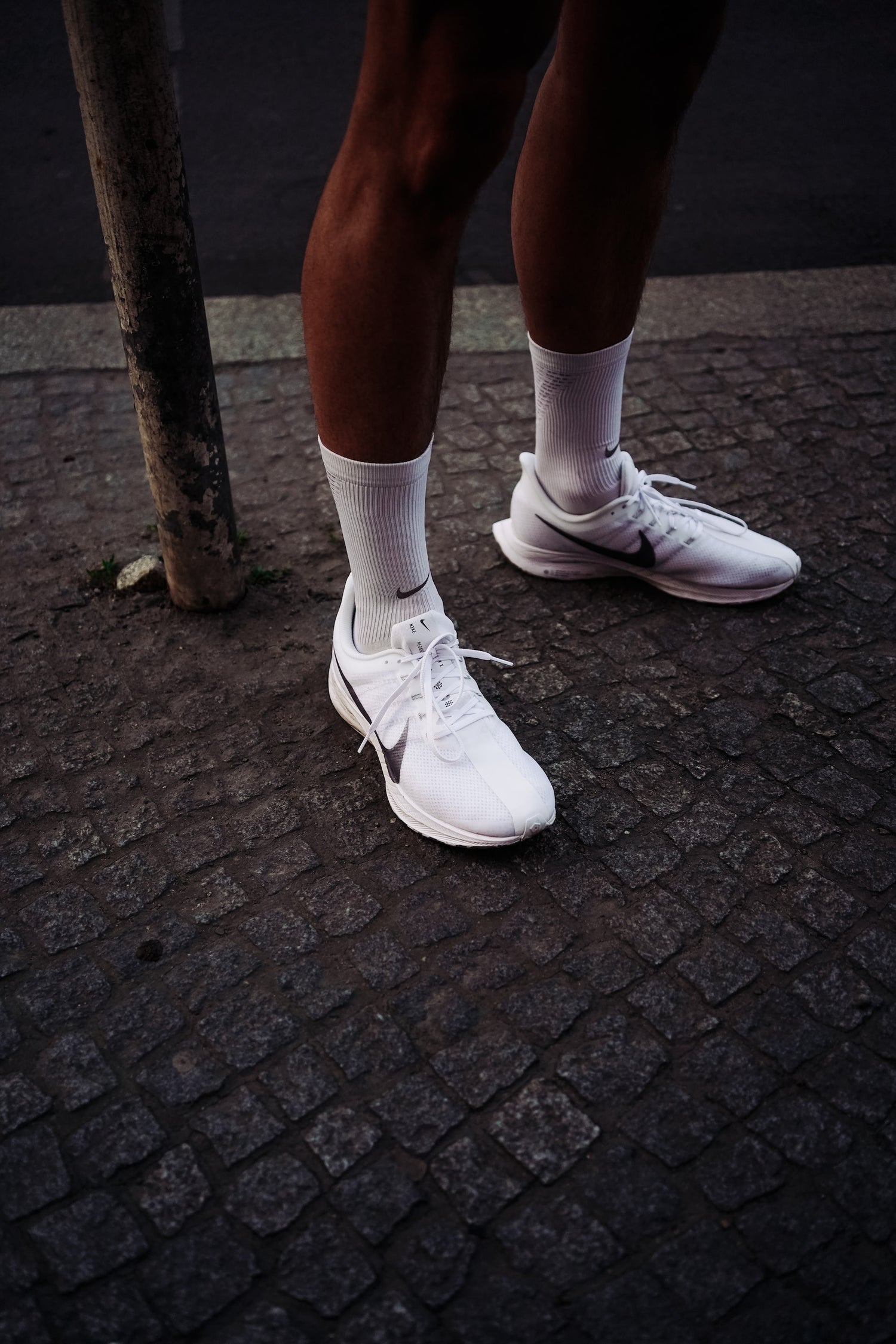 What Socks to Wear with Sneakers