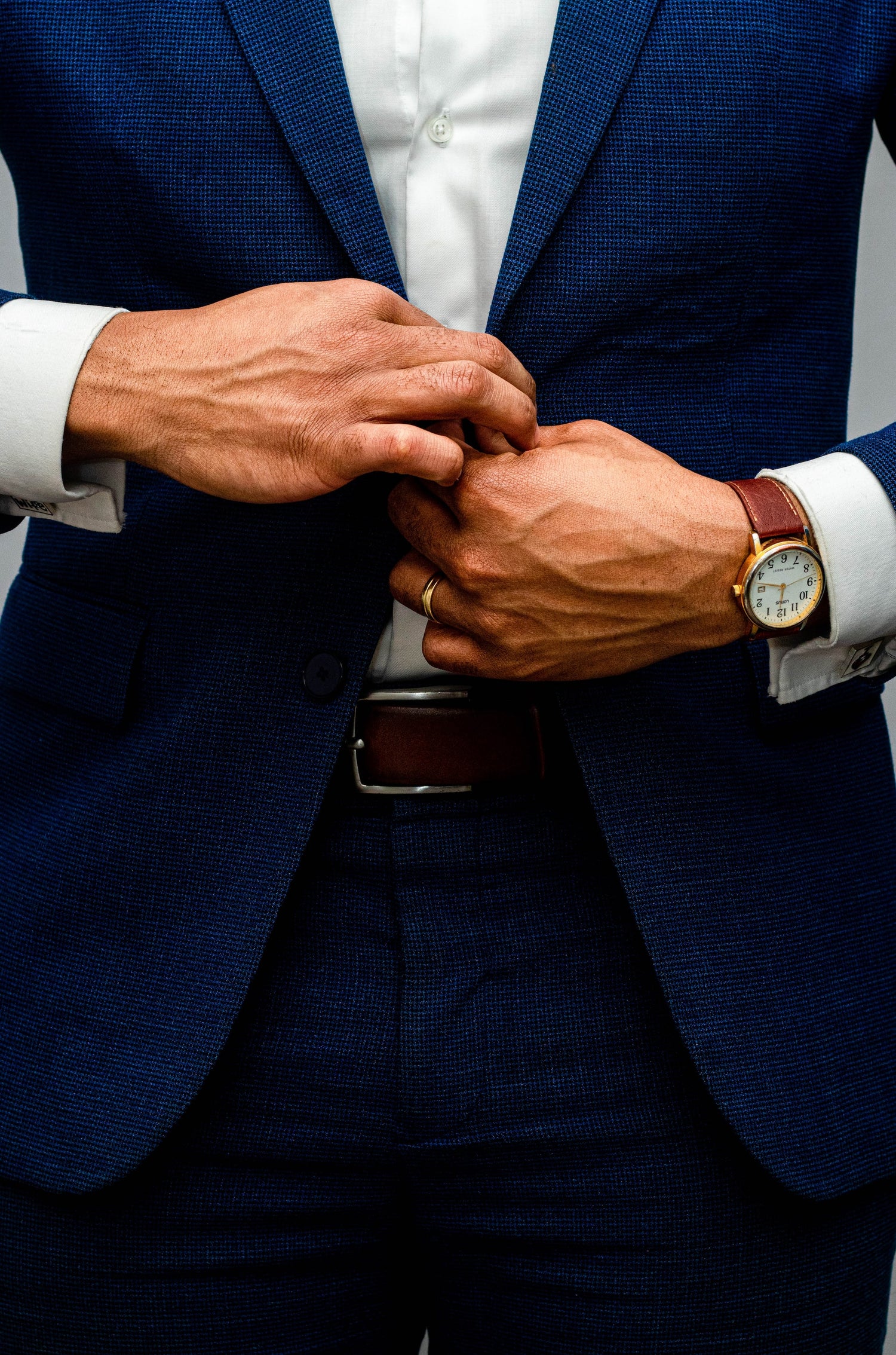 5 Rules All Men Should Follow to Dress Well